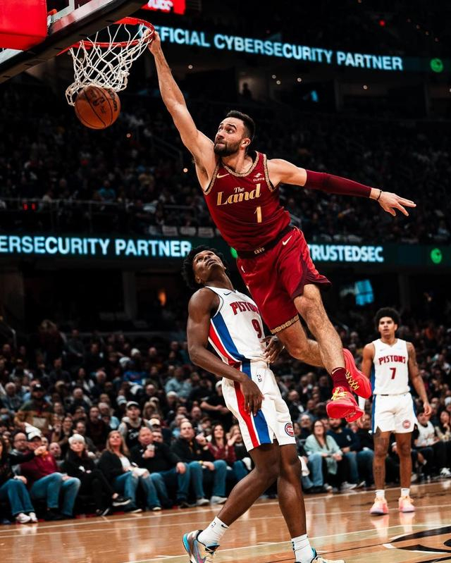 斯特鲁斯复出助力骑士冲击季后赛冠军之路