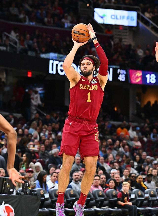 斯特鲁斯复出助力骑士冲击季后赛冠军之路