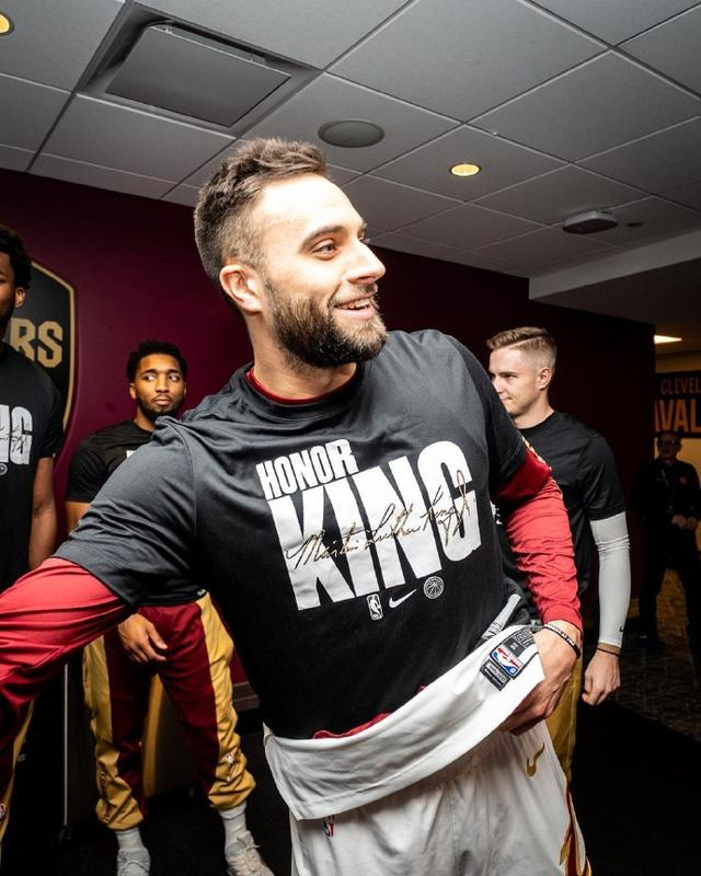 斯特鲁斯复出助力骑士冲击季后赛冠军之路