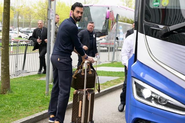 皇马慕尼黑备战：姆巴佩伤愈复出，球队入住四